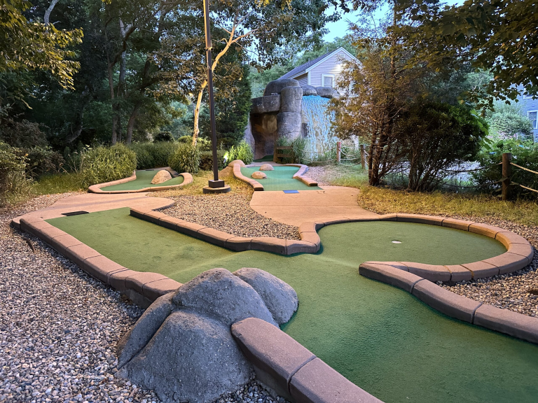 Harbor Lights Mini Golf